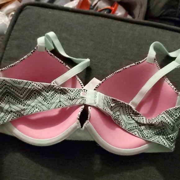 36C PINK by VS lightly lined bra - Picture 3 of 3
